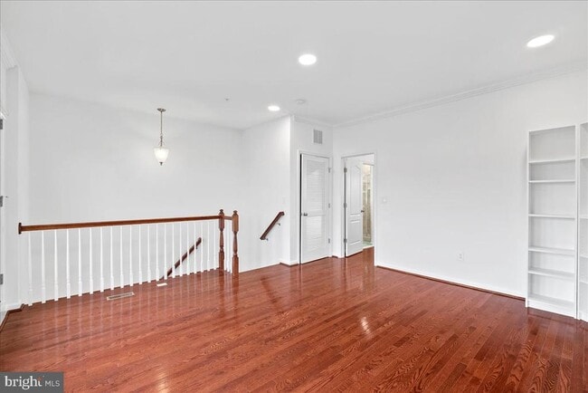 Building Photo - 702 Sentry Square