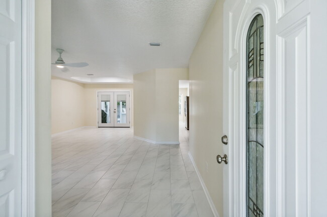 Building Photo - 4949 Windward Pl