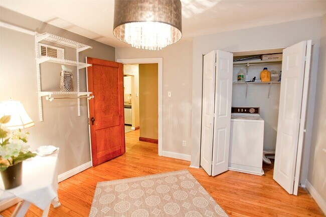 Building Photo - 6425 Arthur Ave