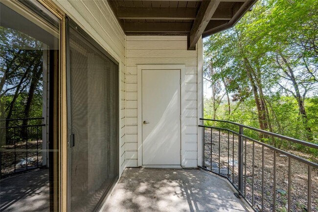 Building Photo - 6000 Shepherd Mountain Cove