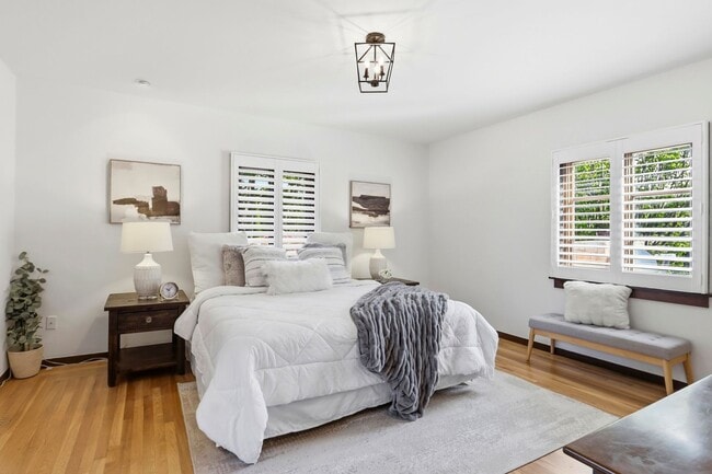 Building Photo - Epic custom remodel on this 1930s Spanish-style home near Downtown Willow Glen!