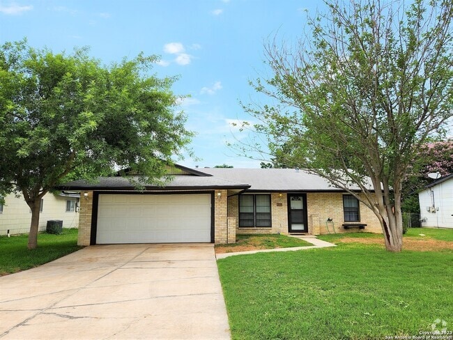 Building Photo - 511 Solar Dr