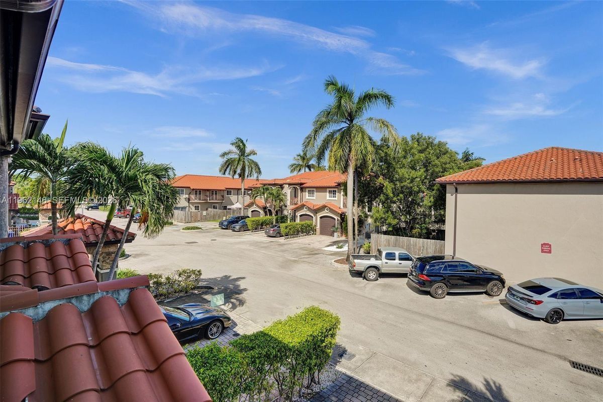 Building Photo - 16811 NW 14th Ave