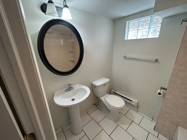 Building Photo - 2418 Old Welsh Rd