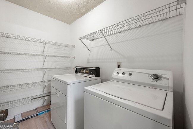 Building Photo - 1306 McClelen Way