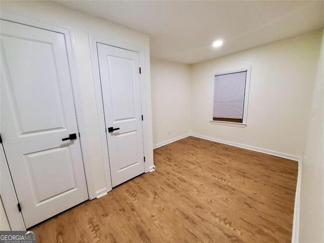 Building Photo - 1834 Walker St