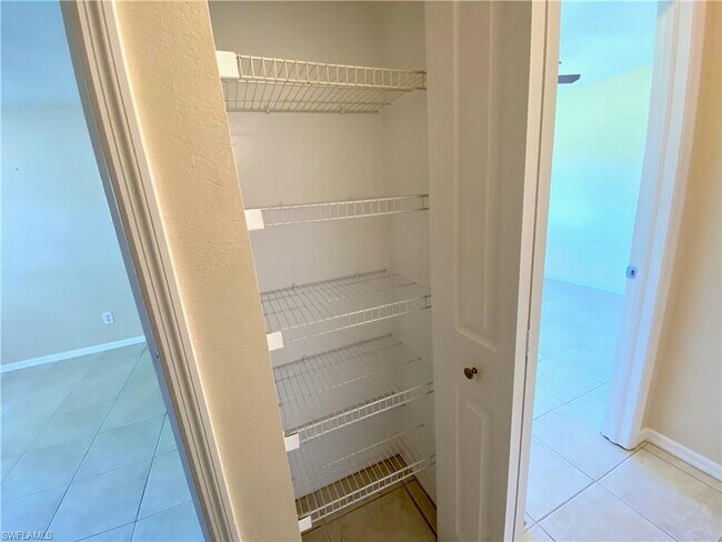 Building Photo - 1922 NE 14th Terrace