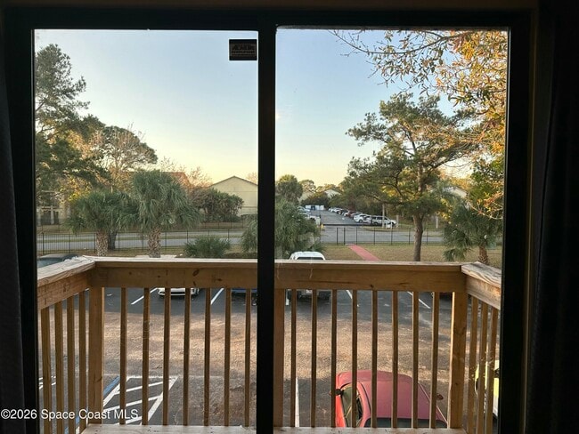 Building Photo - 2101 Forest Knoll Dr NE