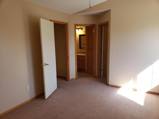 Building Photo - 9473 Eagle Nest Ln