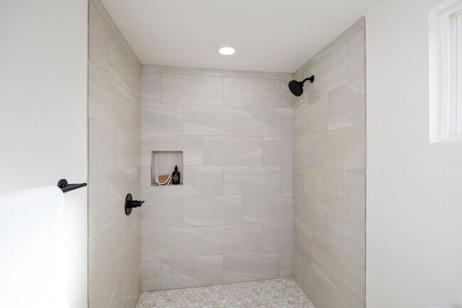 Building Photo - 4626 Derrick Dr