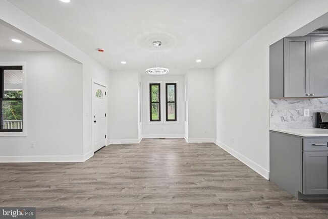 Building Photo - 3547 Finlaw Ave