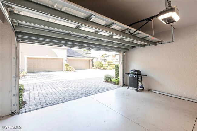 Building Photo - 9508 Ironstone Terrace