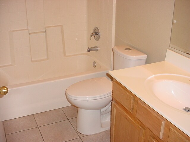 Building Photo - Fantastic home in gated Brenna Park.