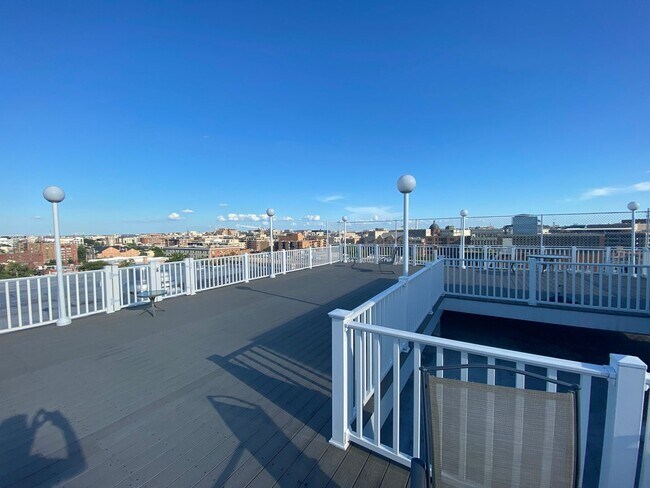 Building Photo - Centrally Located Dupont Circle at the Imperial House 1 Bed in the heart of it all! Utilities inc...