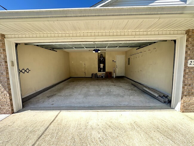 Building Photo - 2365 Ortega St