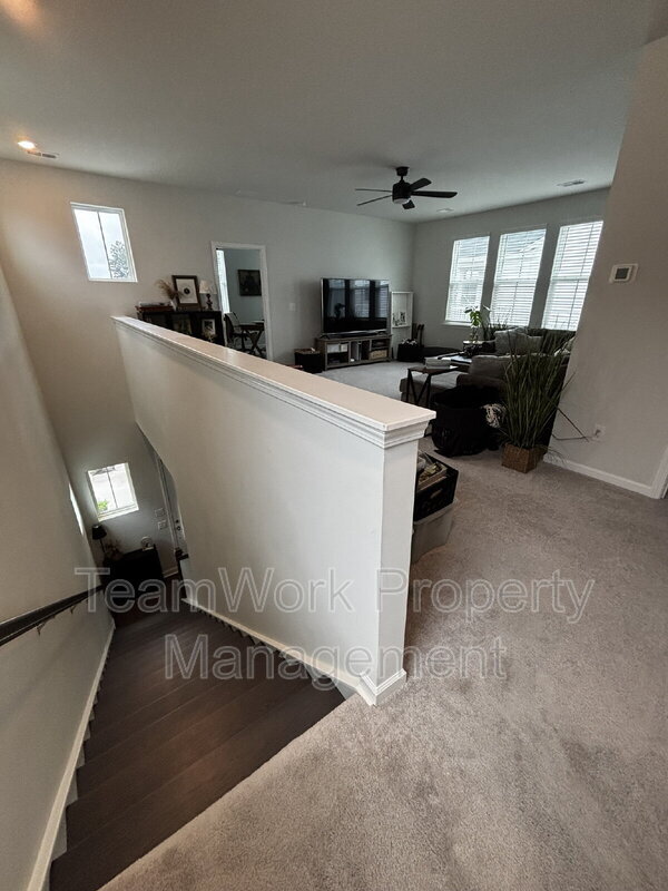 Building Photo - 214 Narrowleaf Ave