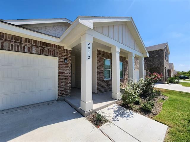 Building Photo - 4912 Mccoy Dr