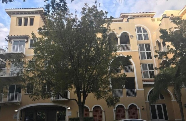 Building Photo - 107 Mendoza Ave