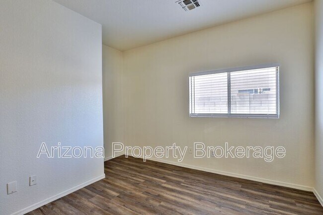 Building Photo - 2736 W Mineral Butte Dr