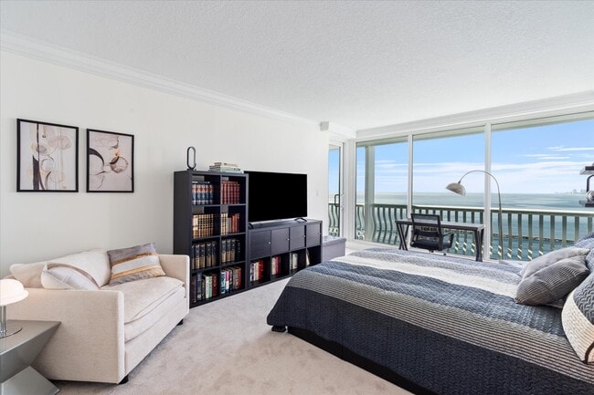 Building Photo - 2200 S Ocean Ln