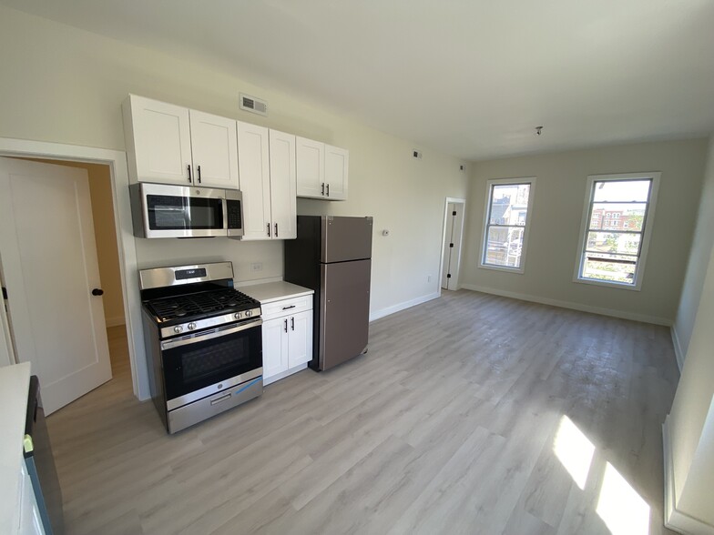 Building Photo - 1322 W Ohio St