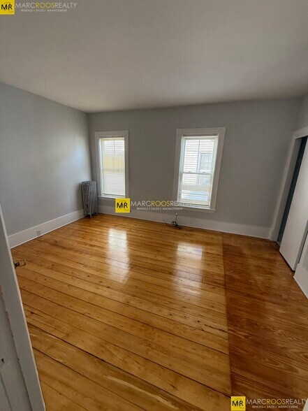 Building Photo - 68 Willow Ave