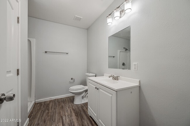 Building Photo - 1744 W Glendale Ave