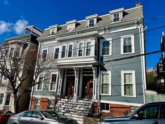 Primary Photo - 66 Telegraph St