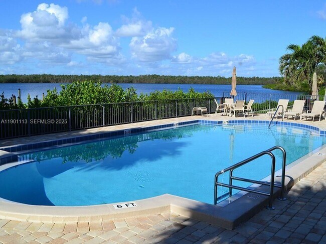 Building Photo - 5151 Jimmy Buffett Mem Hwy