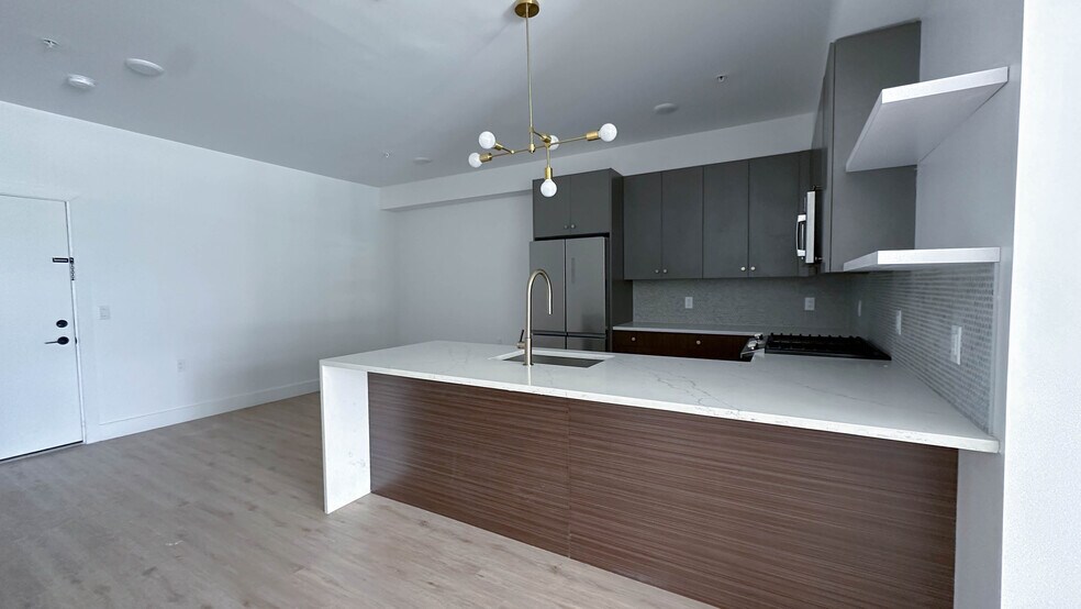 Building Photo - 276 Duncan Ave