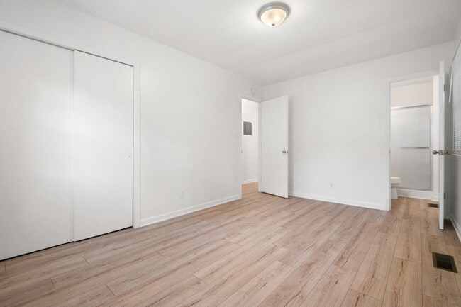 Building Photo - 1006 Willowdale Dr
