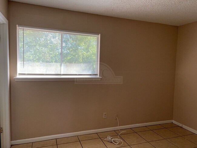 Building Photo - 1605 S FM 116