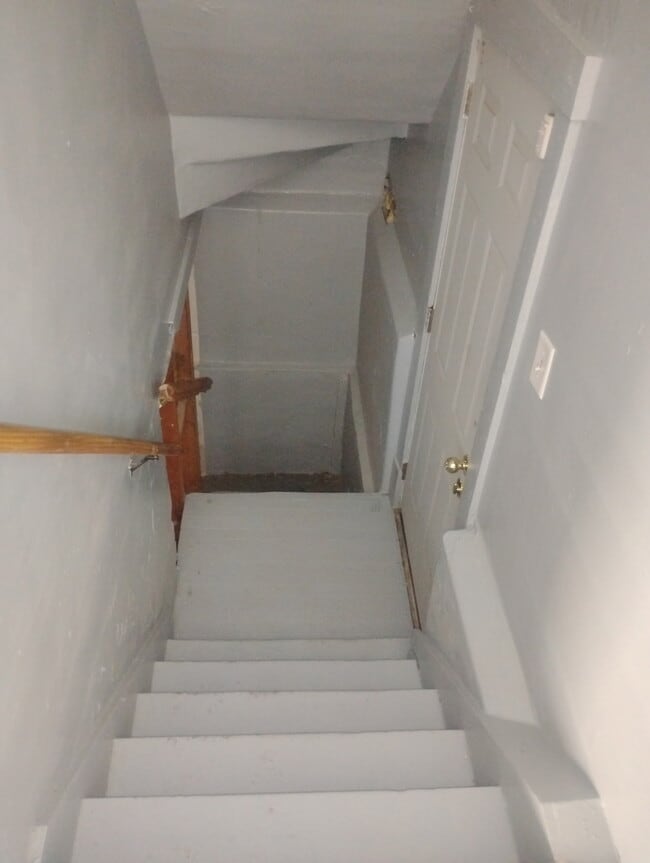 Building Photo - 1058 Cecil Ave