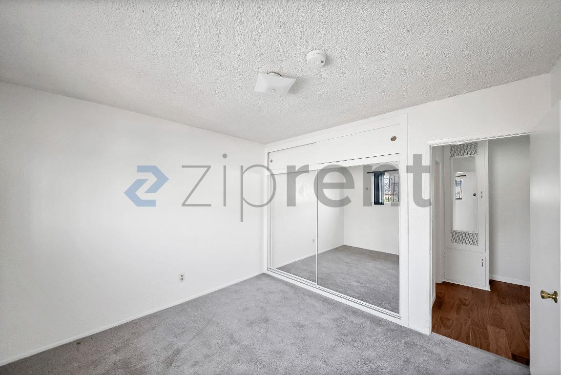 Building Photo - 2458 Normandie Ave