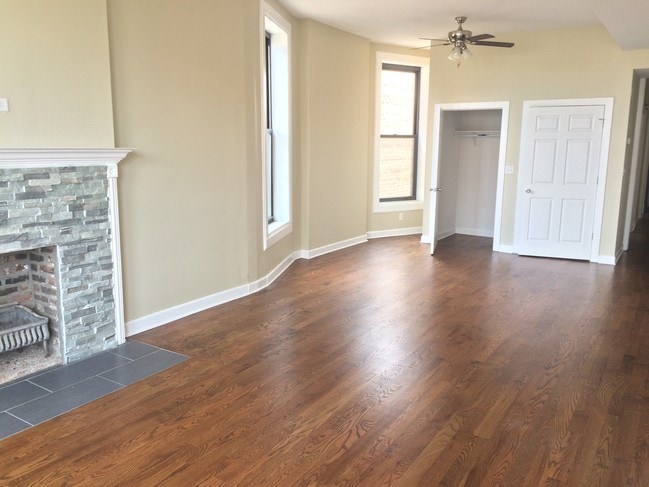 Building Photo - 2445 W Harrison St