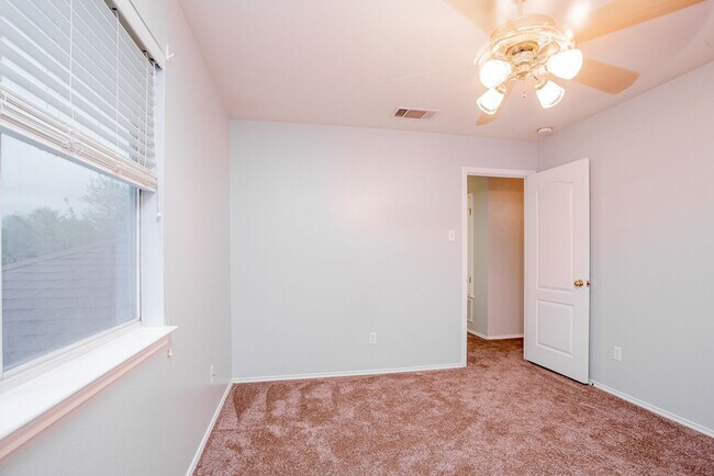 Building Photo - 115 Brazos Ln