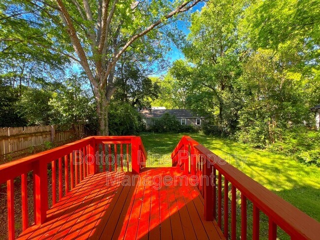 Building Photo - 1529 Newcastle St