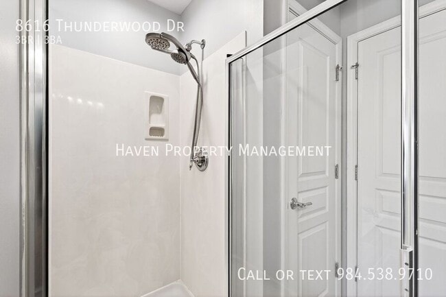 Building Photo - 8616 Thunderwood Dr