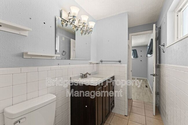 Building Photo - 5912 Bavaria Pl