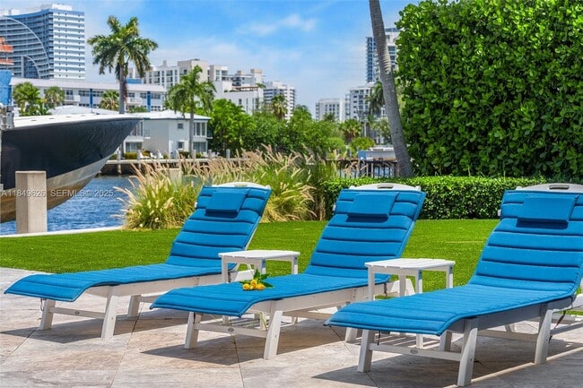 Building Photo - 632 Intracoastal Dr