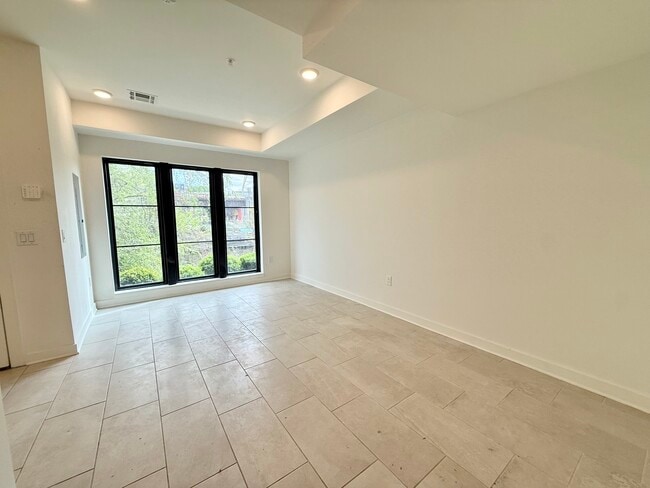 Building Photo - 4589 Riverside Way