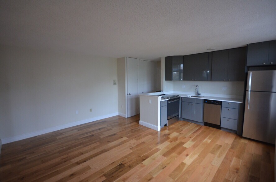 Building Photo - 119 Trapelo Rd