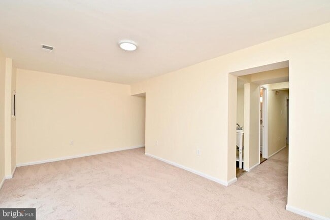 Building Photo - 2767 January Ct