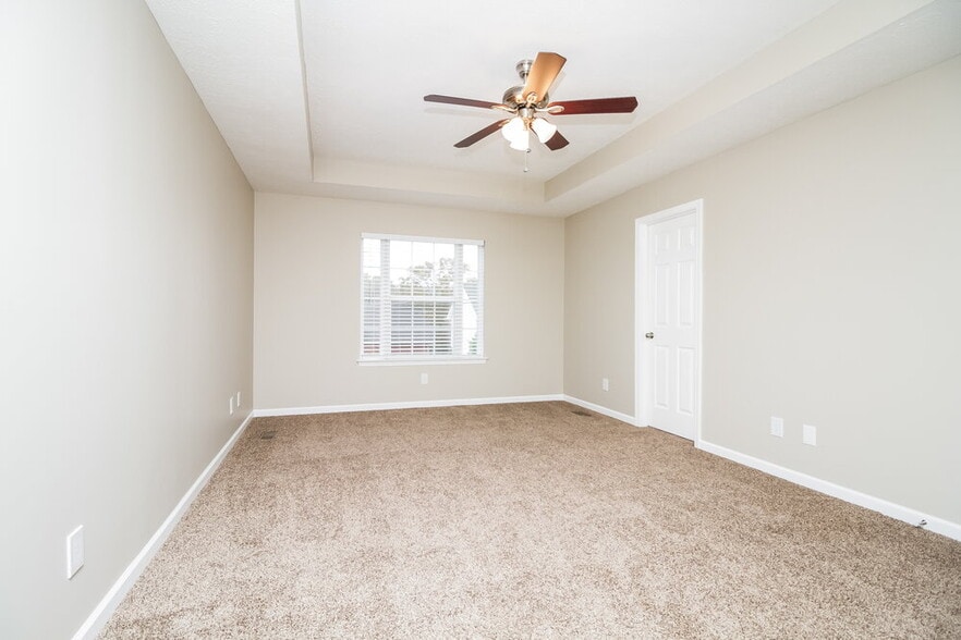 Building Photo - 7882 Rainey Dr