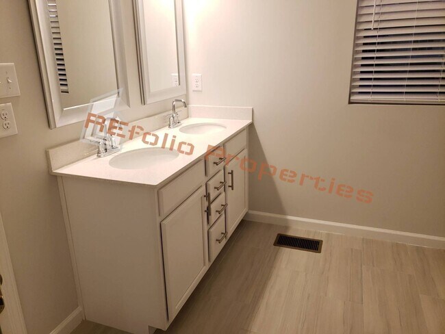 Building Photo - 6079 Beale Loop