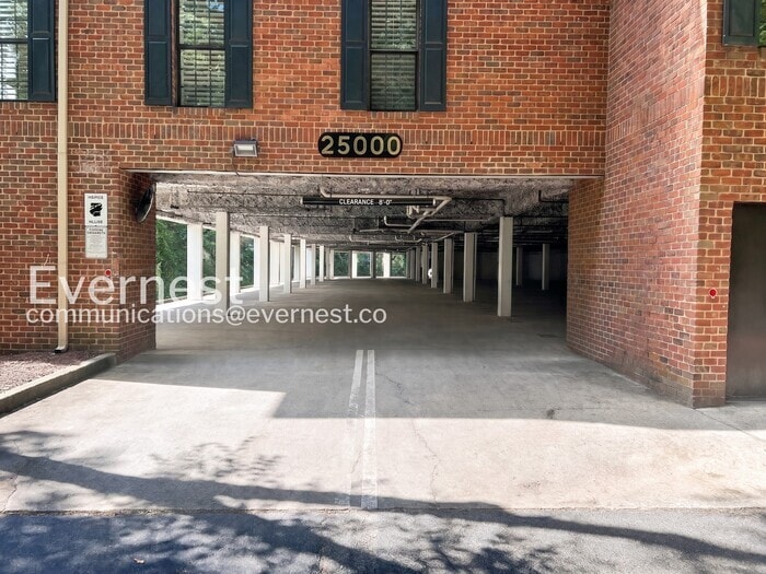 Building Photo - 25109 Plantation Dr NE