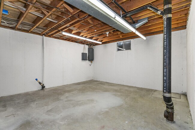 Building Photo - 4612 NW Bramble Trail