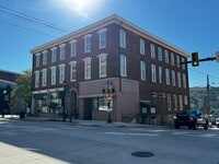 Building Photo - 102-108 E High St