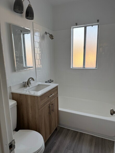 Building Photo - 1836-1812 12th St