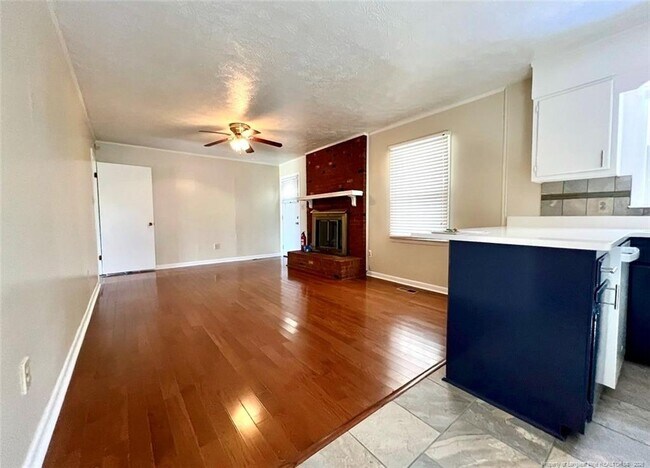Building Photo - 1319 Levy Dr